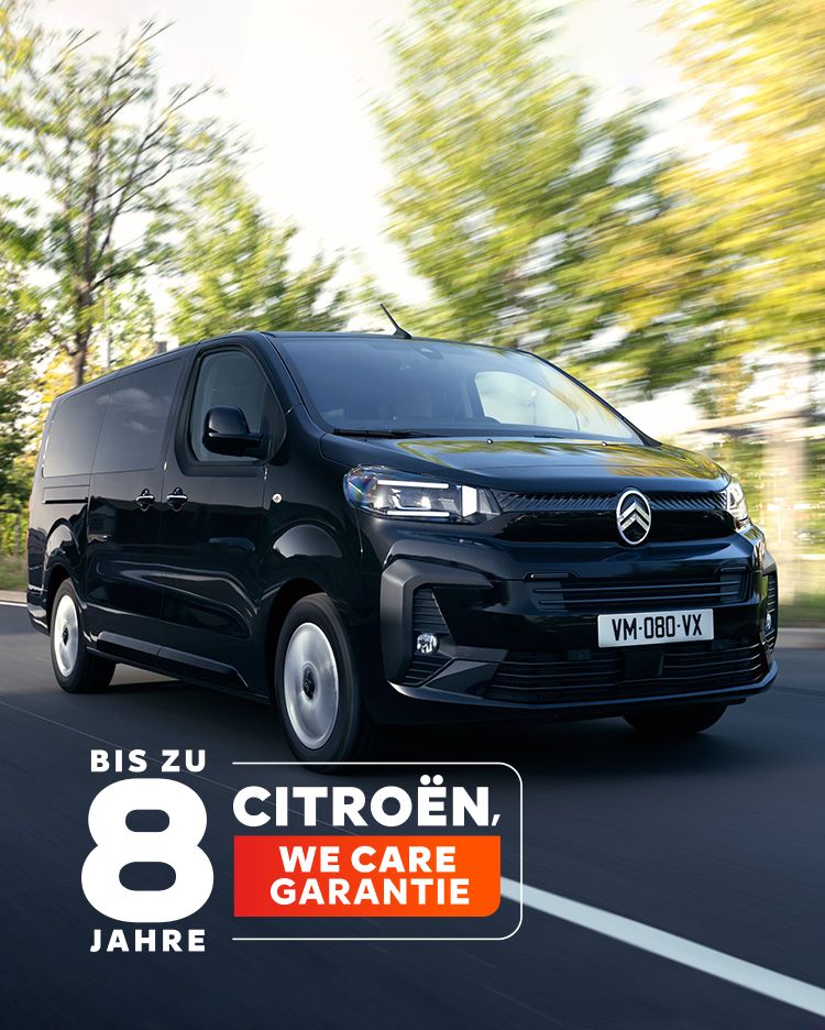 Der neue ë-SpaceTourer fährt auf einer Landstraße