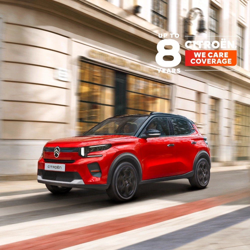Dreiviertel-Frontansicht des Citroën ë-C3 Elektro-SUV präsentiert aerodynamisches Design für komfortable, erschwingliche Stadtmobilität.