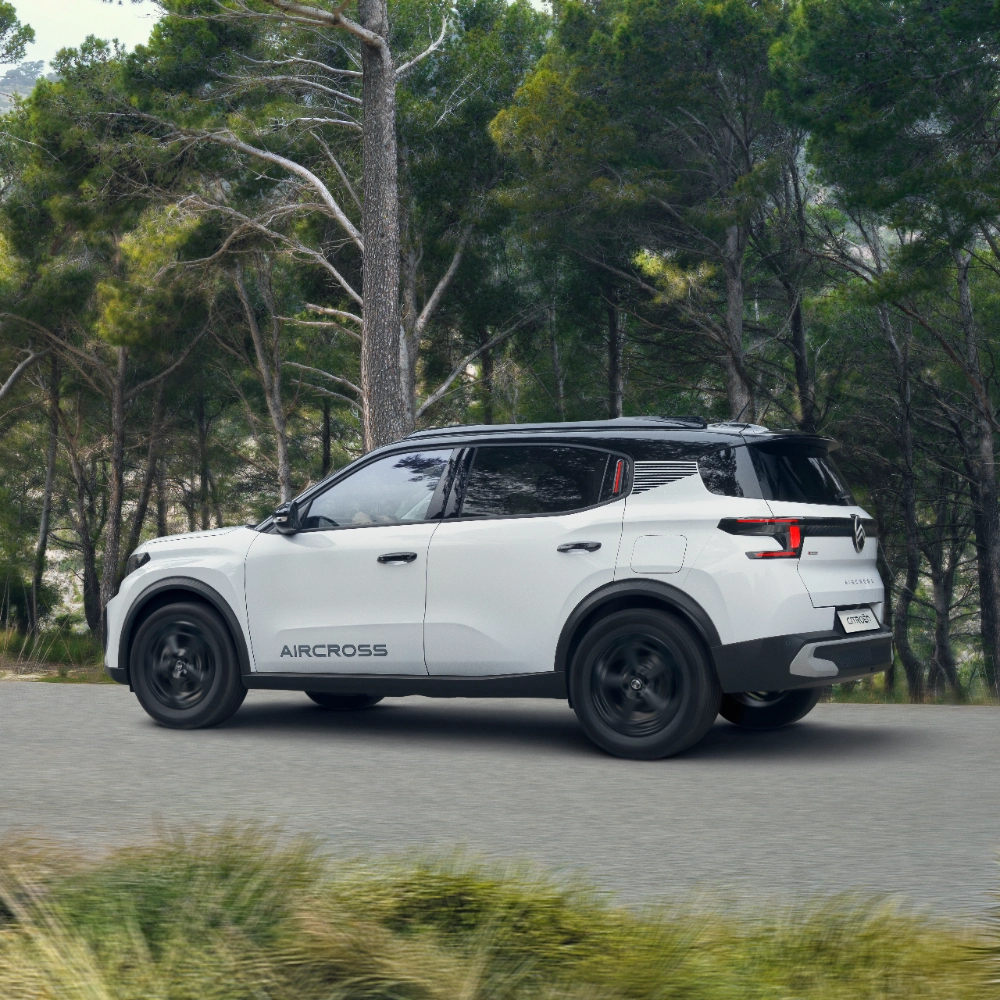 Nahaufnahme der Außenansicht des Citroën C3 Aircross Color Clips zeigt individualisierbare Akzente für stilvolle, expressive and erschwingliches Design.