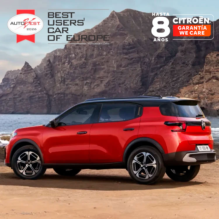 Vista trasera tres cuartos costera del Citroën C3 SUV compacto destacando diseño premiado y garantía de 8 años para una movilidad con confianza y asequible.