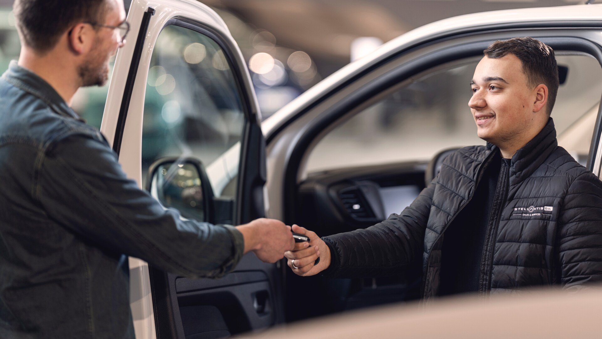 PEUGEOT CustomFit Key handover